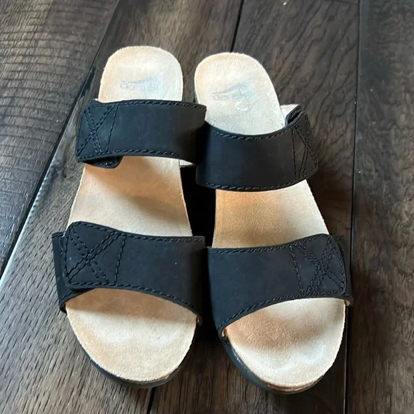 Dansko Women's Maddy Black Milled Cork Wedge Sandals 8.5-9 M US